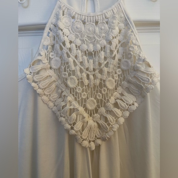 Elegant White Crochet Halter Blouse - Picture 7 of 16
